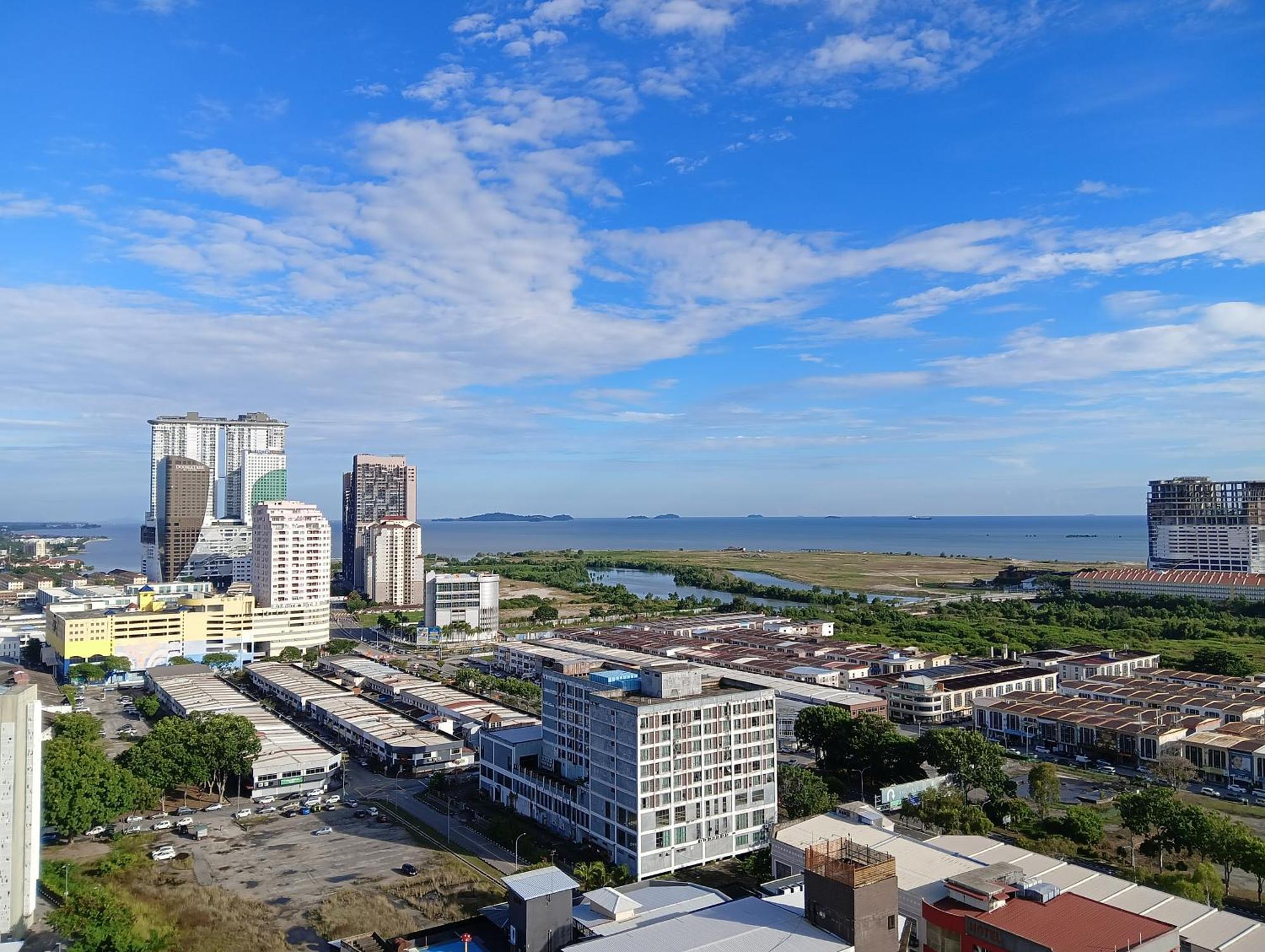 The Straits Suites By Ciconia Malacca Exterior foto