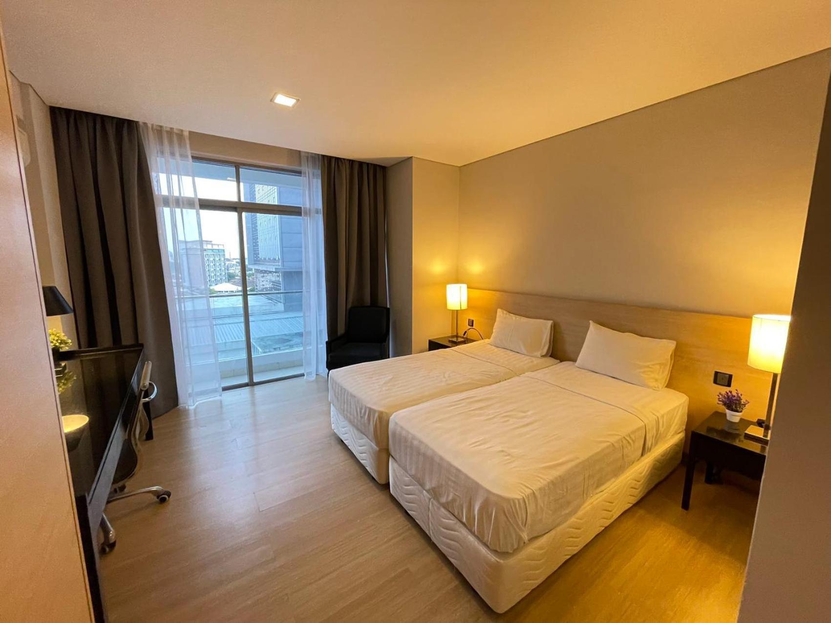 The Straits Suites By Ciconia Malacca Exterior foto